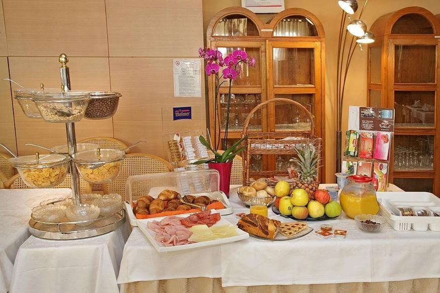 Hotel Ristorante Miralago Garda (Verona) Exterior foto