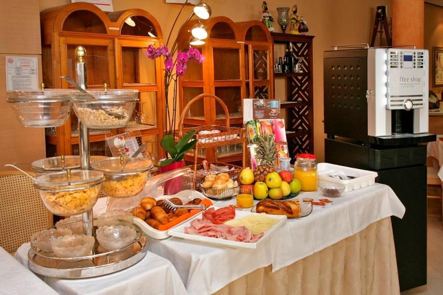 Hotel Ristorante Miralago Garda (Verona) Exterior foto