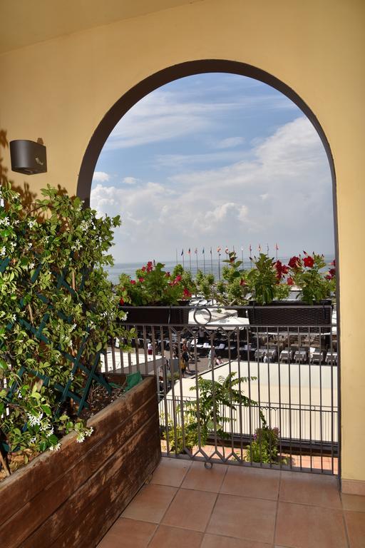 Hotel Ristorante Miralago Garda (Verona) Exterior foto